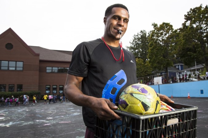 2016-0917-october-mr-recess-feature-sc-0063-e41140f5